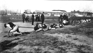 1904_tug_of_war